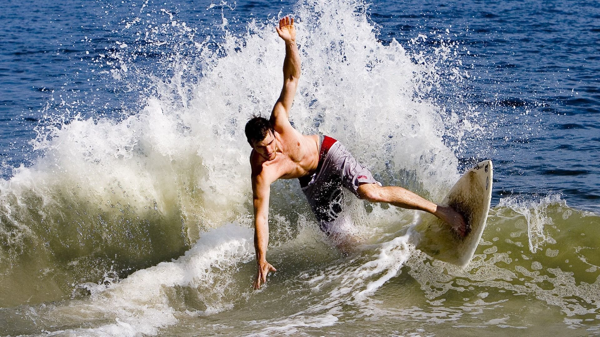 坦克世界“钢铁荣耀”年度锦标赛火焰蔓延