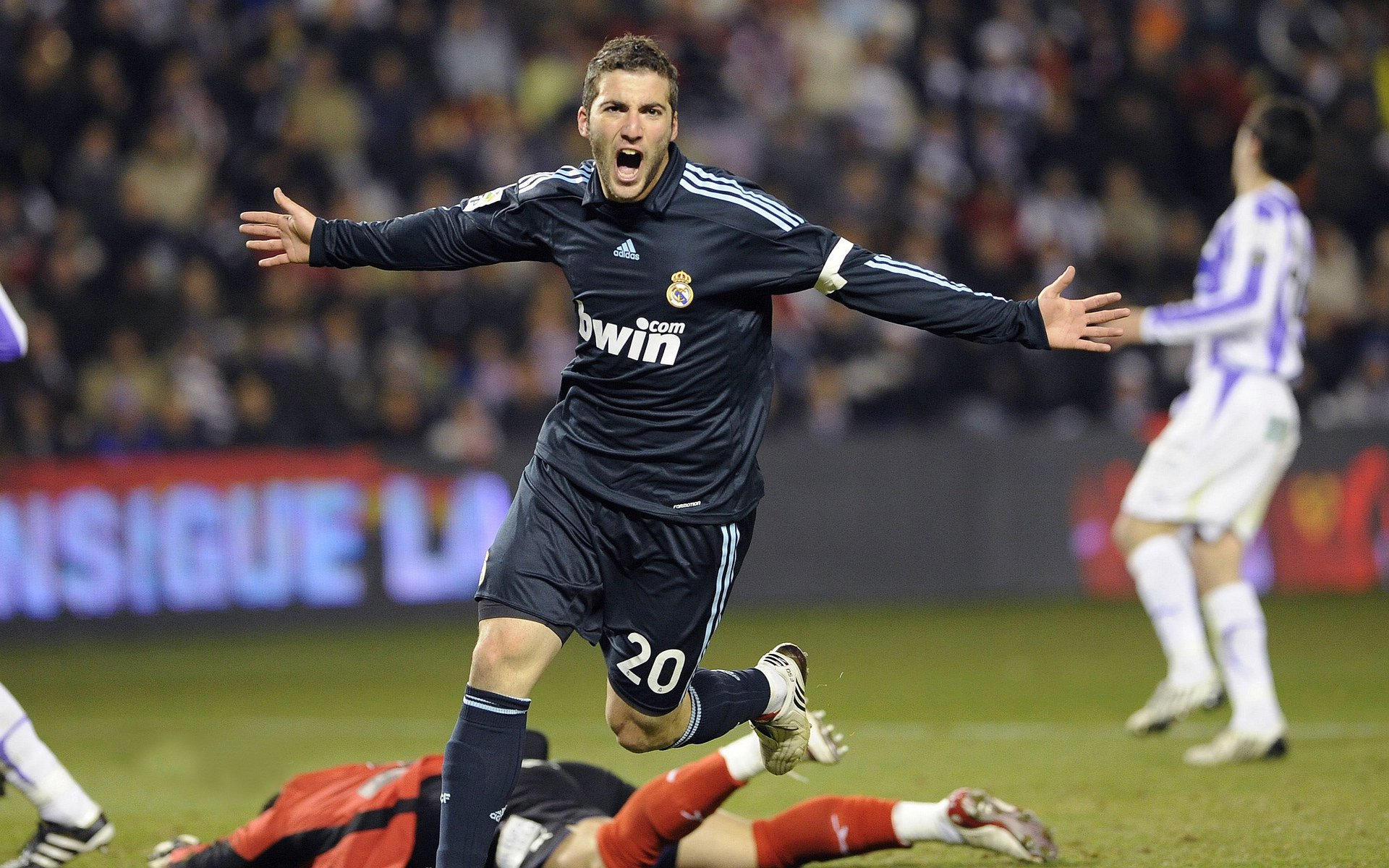 幕后团队全纪录：每一次胜利背后的无名英雄，幕后英雄有哪些职业